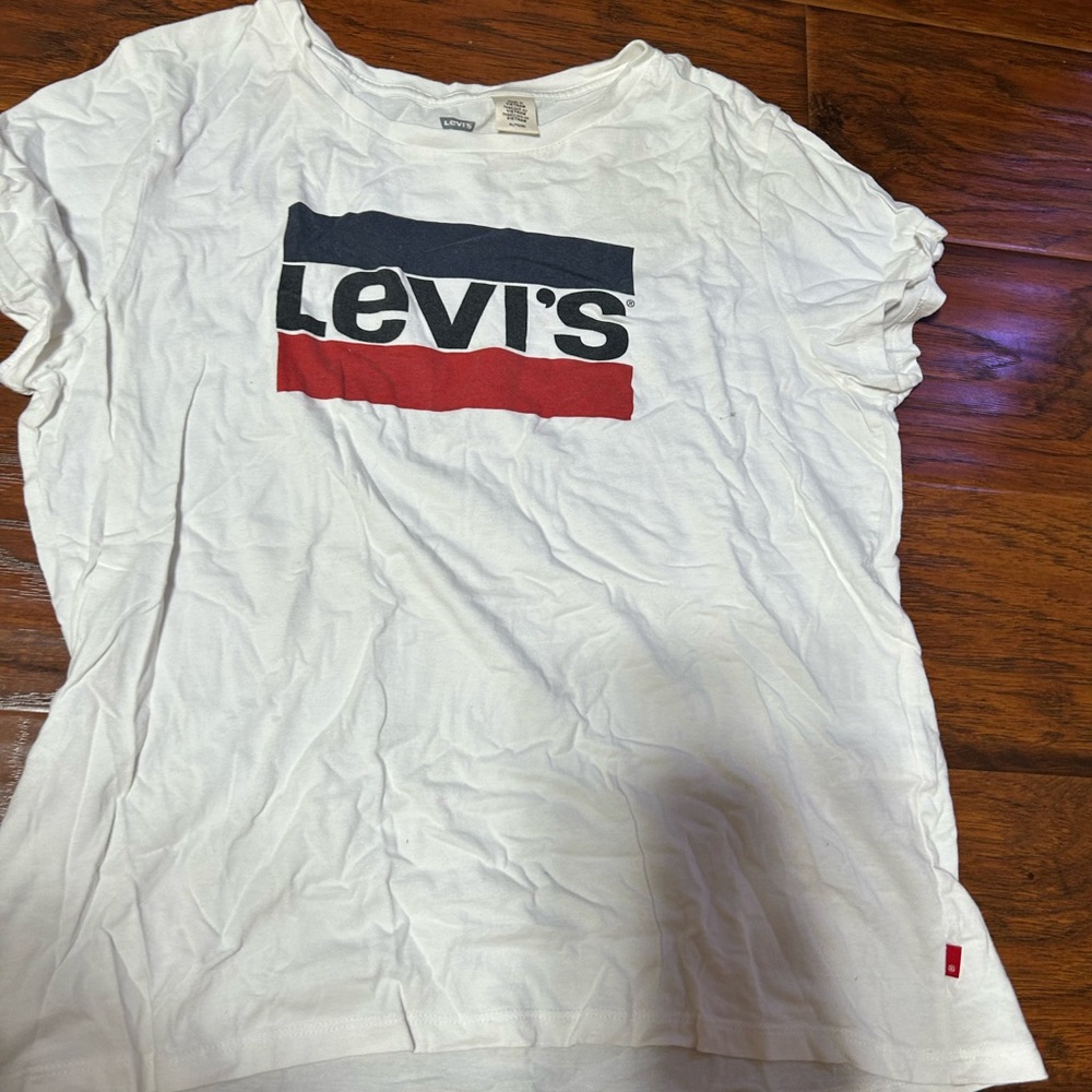 Levi’s T-shirt